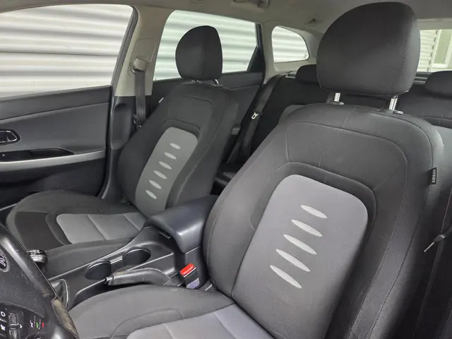 Kia cee'd Sportswagon 1.6 GDI Comfort Pack 2013 Benzine 6