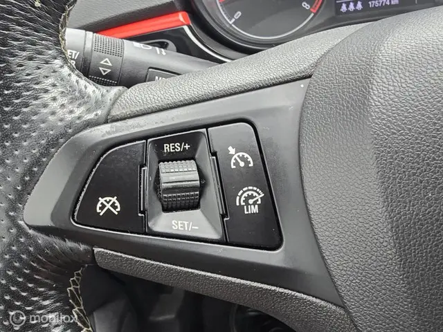 Opel Corsa 1.0 Turbo OPC | Carplay | Airco 2017 Benzine 12