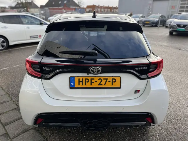Toyota Yaris 1.5 Hybrid GR Sport 2023 Hybride Benzine 6