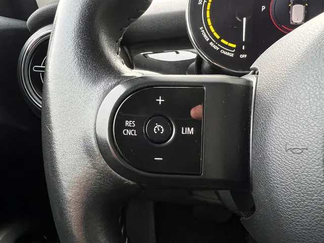 MINI Electric Mini Essential 33 kWh 2021 Elektrisch 8