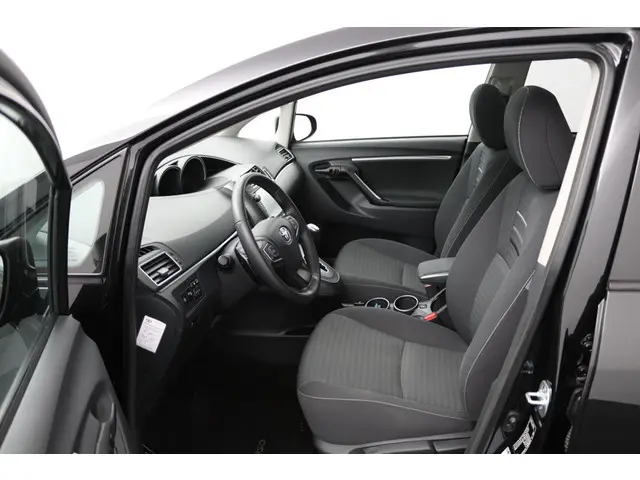 Toyota Verso 1.8 VVT-i SkyView Edition 2018 Benzine 17