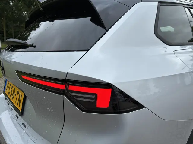 Opel Astra Sports Tourer Turbo 130pk GS 2024 Benzine 39