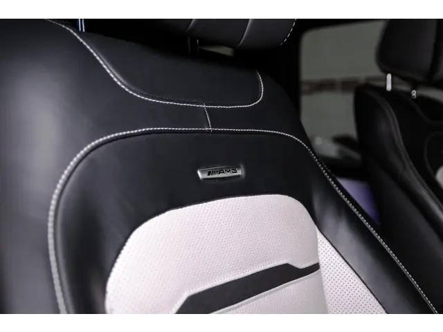 Mercedes-Benz G-Klasse 63 2019 Benzine 38