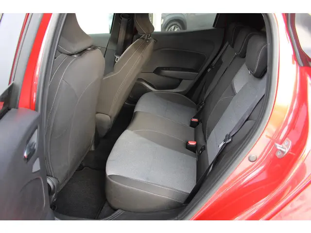 Renault Clio 1.0 TCe 90 GPF evolution 2024 Benzine 26