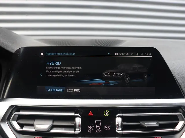 BMW 3 Serie Touring 330e 2021 Hybride Benzine 30