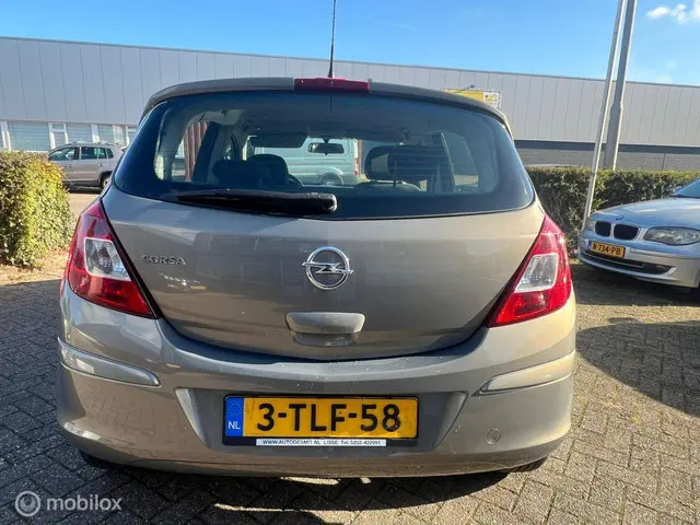 Opel Corsa 1.2 EcoFlex Cosmo / Cruise 2013 Benzine 6