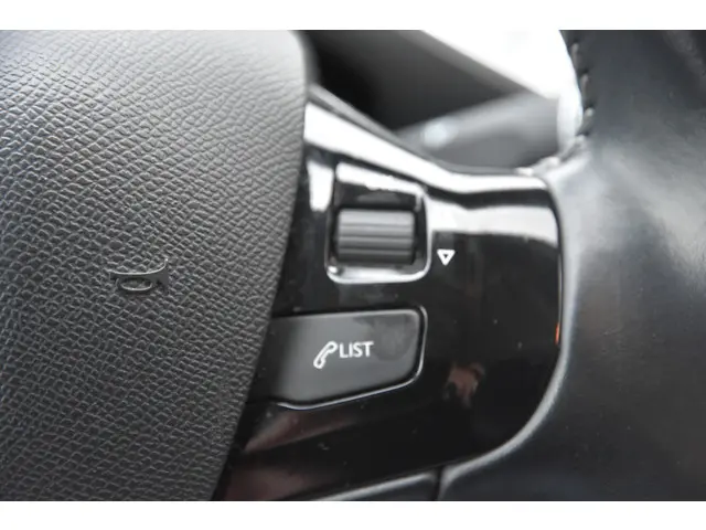 Peugeot 308 SW 1.2 PureTech Blue Lease 2018 Benzine 11