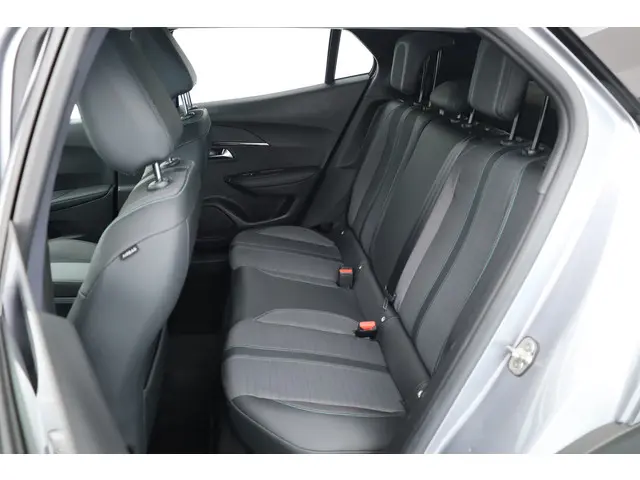 Peugeot e-2008 EV Allure 50 kWh 2021 Elektrisch 22