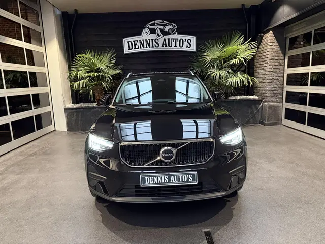 Volvo XC40 2.0 B3 Essential Edition 165PK 2025 Benzine 2