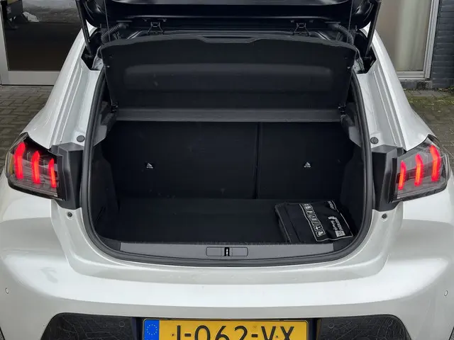 Peugeot 208 1.2 PureTech GT-Line 2020 Benzine 6