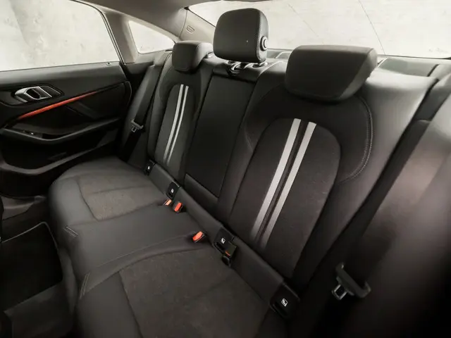 BMW 2 Serie Gran Coupé 218i Sport 2021 Benzine 14