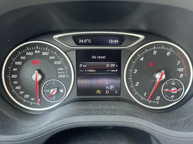 Mercedes-Benz B-Klasse 180 Ambition 2015 Benzine 47