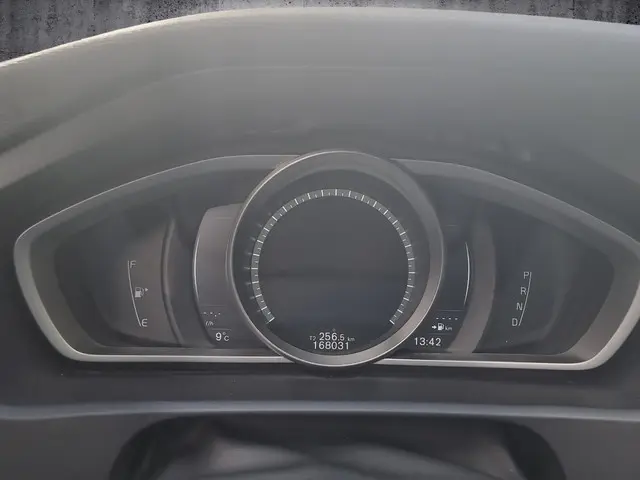 Volvo V40 2.0 D2 R-Design 2017 Diesel 11