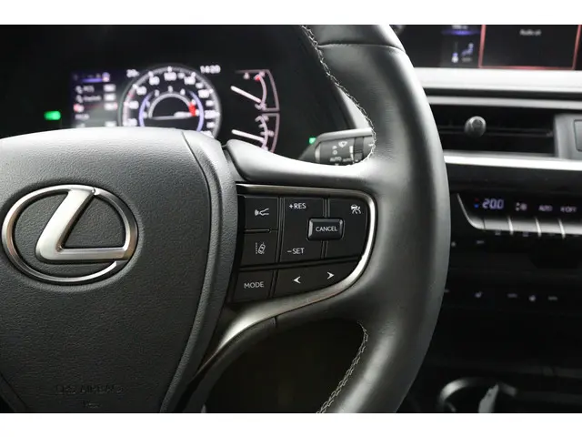 Lexus UX 250h Business Line 2022 Hybride Benzine 21