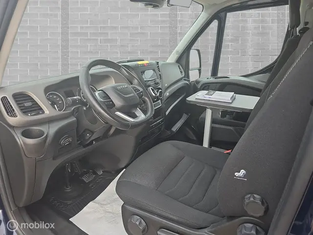Iveco Daily 35S14 Koel/vries wagen automaat! 2023 Diesel 25