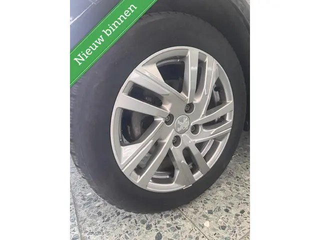 Peugeot 208 1.2 PureTech Active 2020 Benzine 12