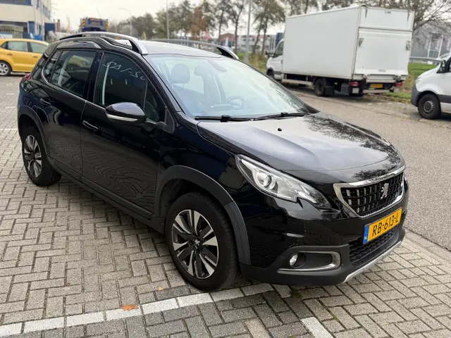Peugeot 2008 1.2 PureTech Allure((( 90.000 km ))) 2017 Benzine 19