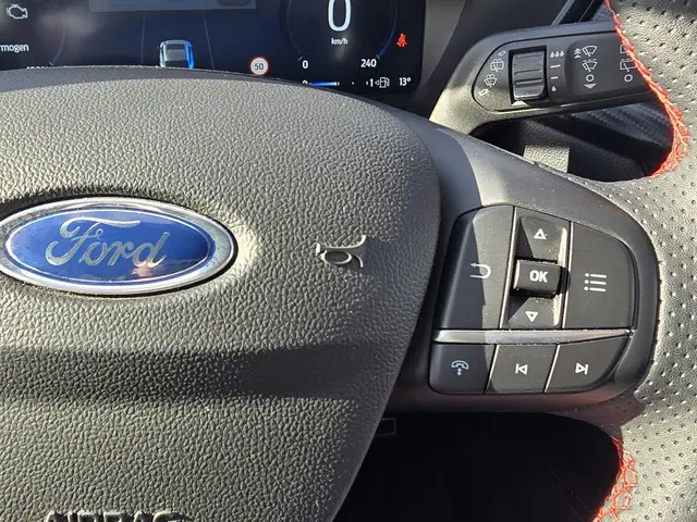 Ford Kuga 2.5 PHEV ST-Line X 2024 Hybride Benzine 20