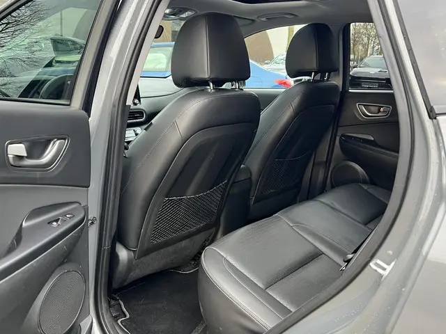 Hyundai Kona EV Premium 64 kWh 2020 Elektrisch 12