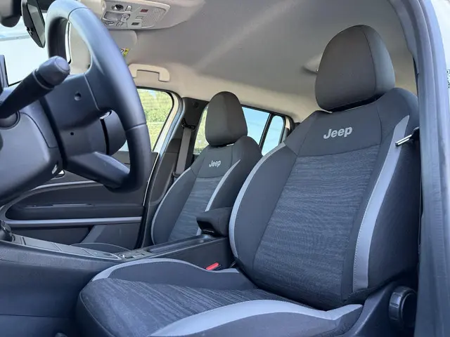 Jeep Avenger Longitude 54 kWh Aut. 2024 Elektrisch 10