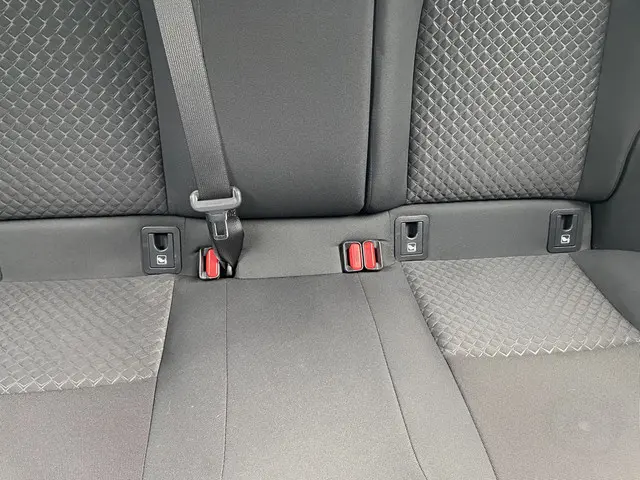 Toyota C-HR 1.8 Hybrid Active 2022 Hybride Benzine 27