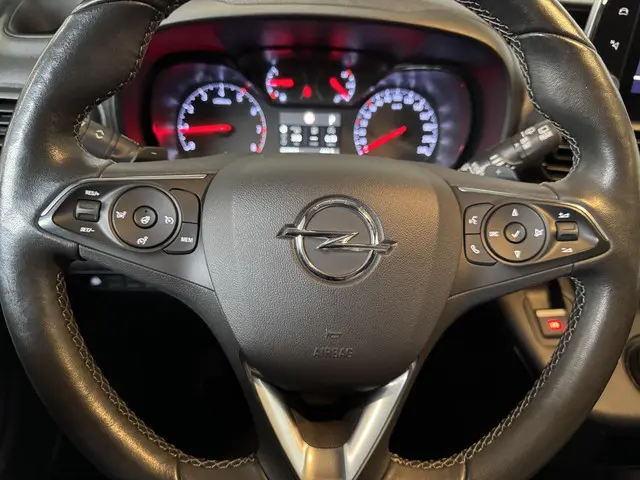 Opel Combo 1.5D L2H1 130pk Automaat Edition 2022 Diesel 20