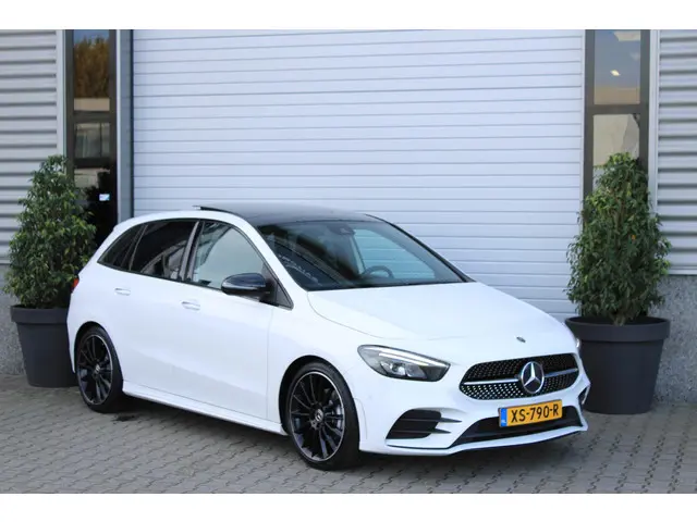 Mercedes-Benz B-Klasse 180 AMG 2019 Benzine 16