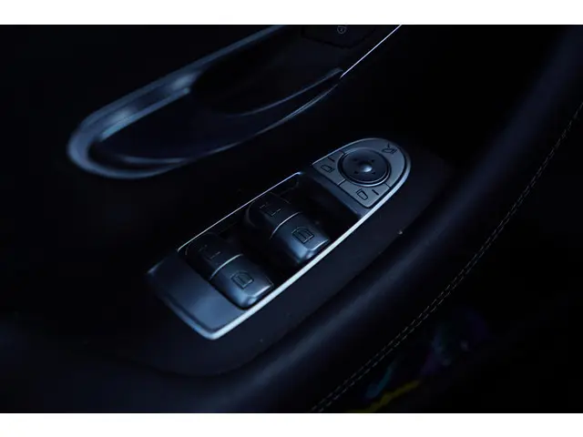 Mercedes-Benz E-Klasse Coupé 200 Premium 2018 Benzine 31
