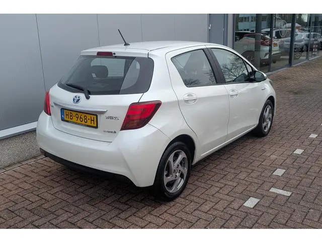 Toyota Yaris 1.5 Hybrid Lease 2015 Hybride Benzine 11