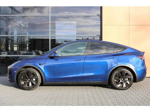 Tesla Model Y RWD 58 kWh 2023 Elektrisch 2