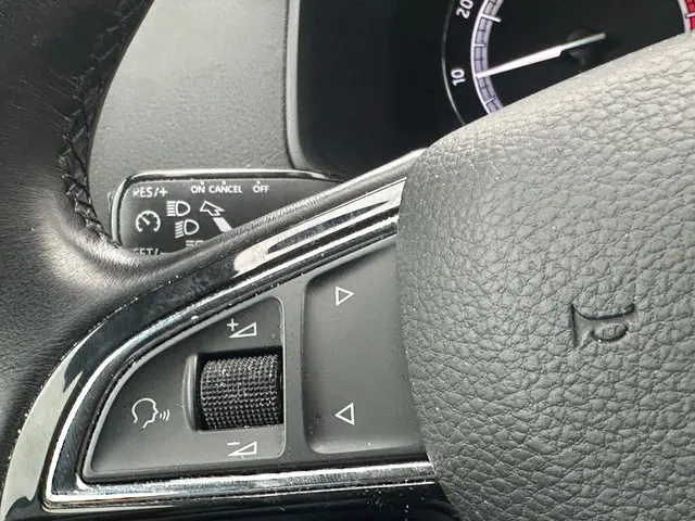Škoda Karoq TSI Bus APPLE CARPLAY TREKHAAK 2019 Benzine 12