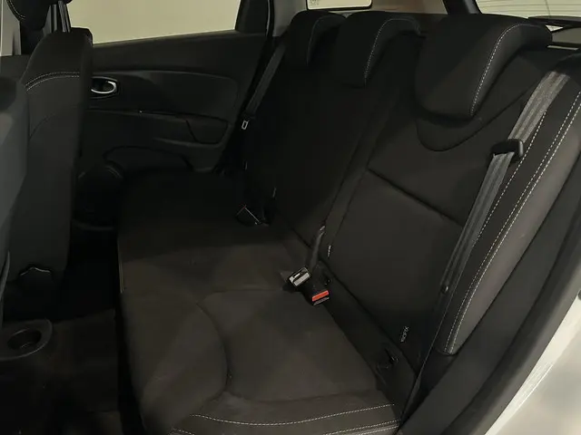 Renault Clio Estate 0.9 TCe 90 Limited 2018 Benzine 8