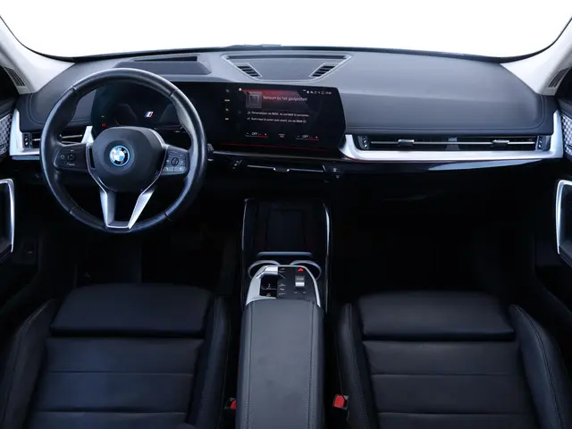 BMW X1 xDrive30e 2022 Hybride Benzine 23