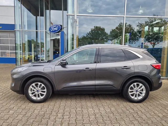 Ford Kuga 2.5 PHEV Titanium 2022 Hybride Benzine 2
