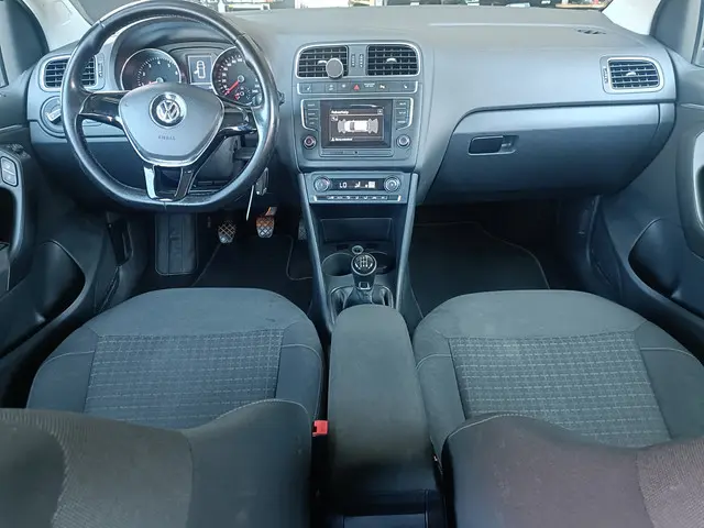 Volkswagen Polo 1.0 First Edition 2014 Benzine 2