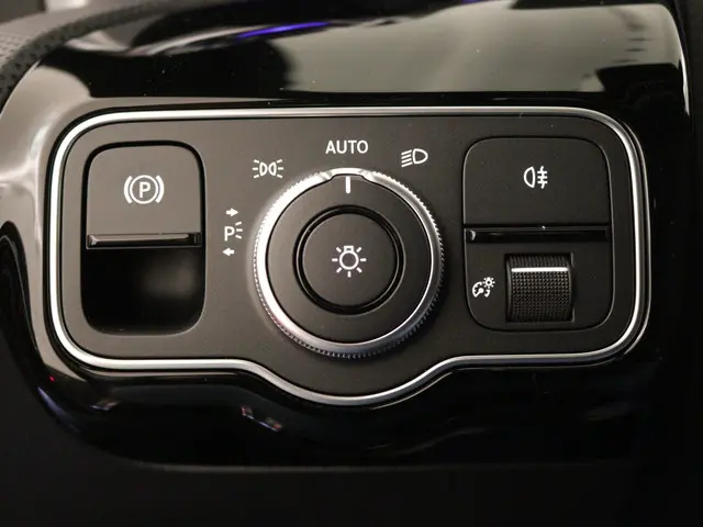 Mercedes-Benz CLA 180 AMG Line 2024 Hybride Benzine 27