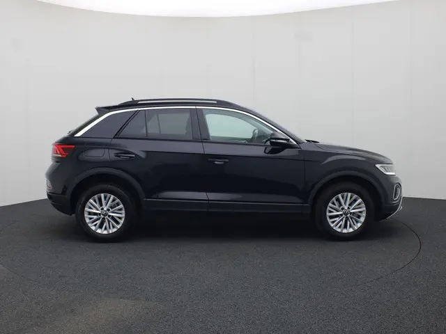 Volkswagen T-Roc 3