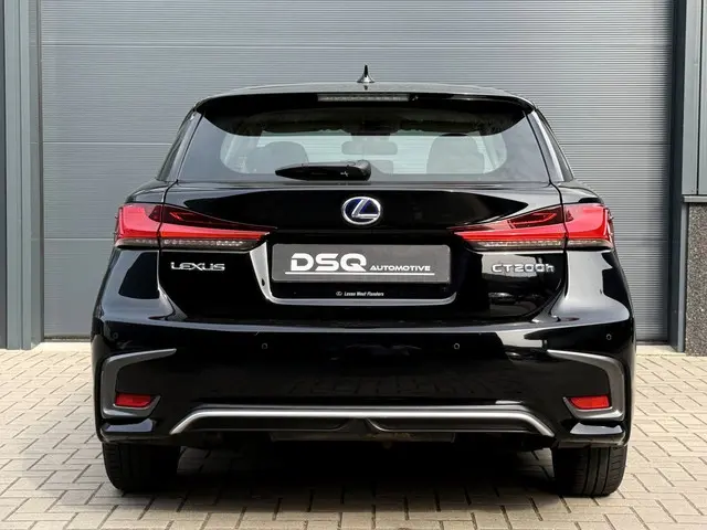 Lexus CT 200h Business Line 2018 Hybride Benzine 23