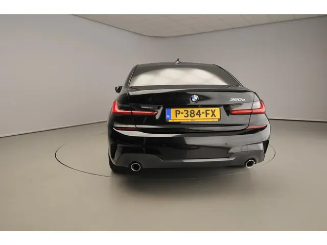 BMW 3 Serie Sedan 320e 2022 Hybride Benzine 6