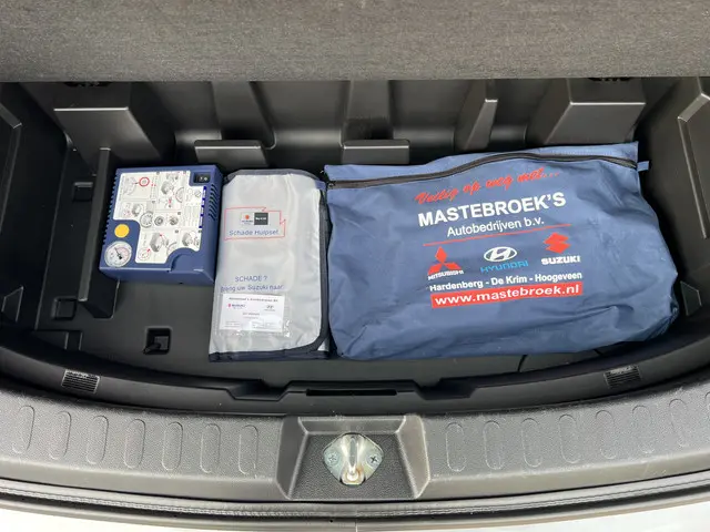 Suzuki Splash 1.2 Exclusive EASSS 2015 Benzine 36