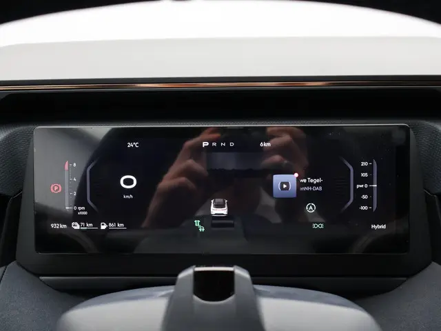 Lynk & Co 08 1.5 More 2026 Hybride Benzine 4