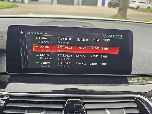 BMW 5 Serie Touring 520i High Executive 2018 Benzine 33