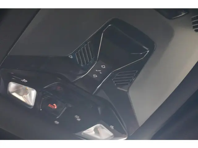 MINI 5-Deurs Cooper 2025 Benzine 26