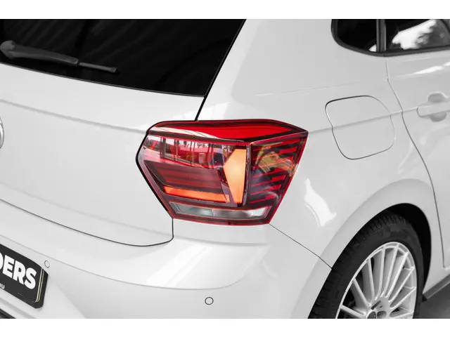 Volkswagen Polo 1.0 TSI Highline 2x R-line 2018 Benzine 8