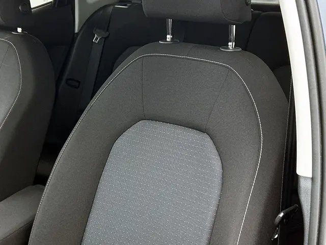 SEAT Arona 1.0 EcoTSI Style Connect 2024 Benzine 19