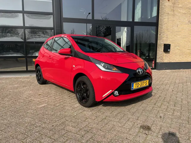 Toyota Aygo 1.0 VVT-i x , Airco, Led, Zuinig 2016 Benzine 5