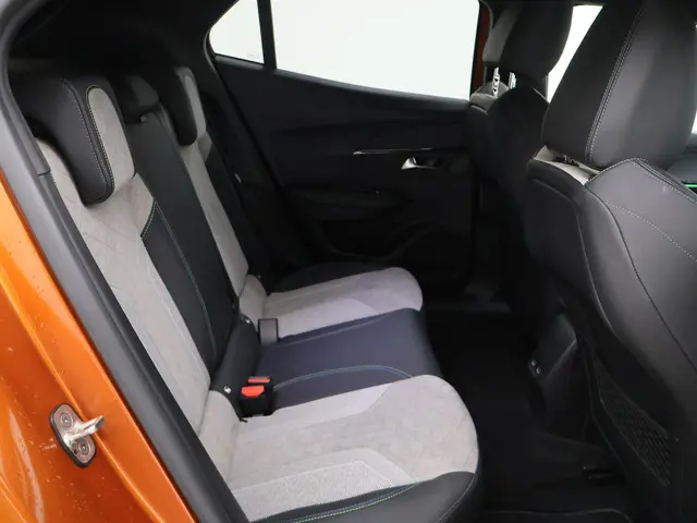 Peugeot e-2008 EV GT PACK 50 kWh 2021 Elektrisch 13