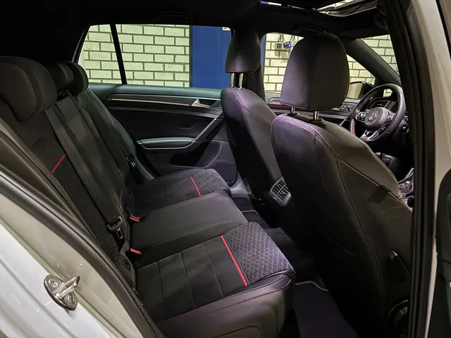 Volkswagen Golf 2.0 TSI GTI Performance 2018 Benzine 16