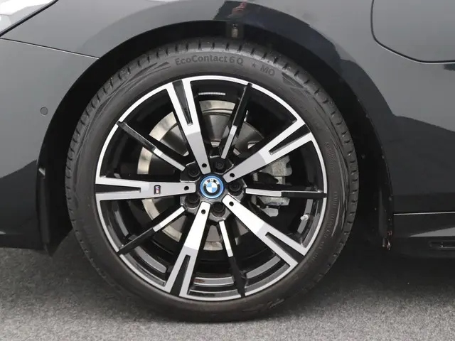 BMW 5 Serie Sedan 530e 2024 Hybride Benzine 6