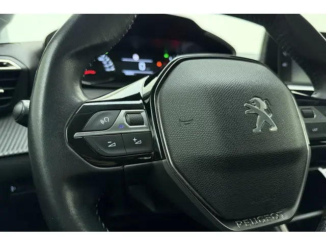 Peugeot 208 1.2 PureTech Active 2020 Benzine 19